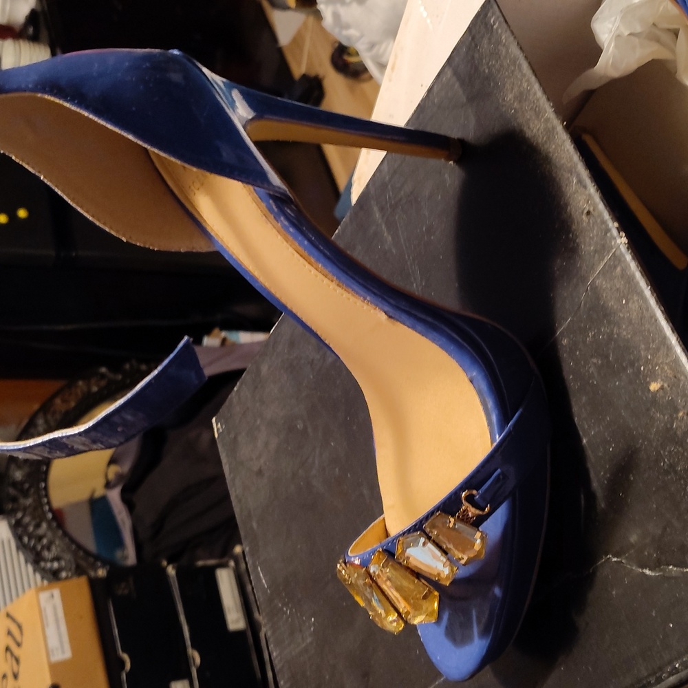 Shoe